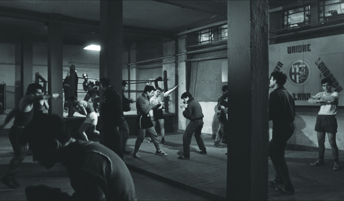 Una scena del film Rocco e i suoi fratelli di Luchino Visconti, girato nella palestra del Bellezza.