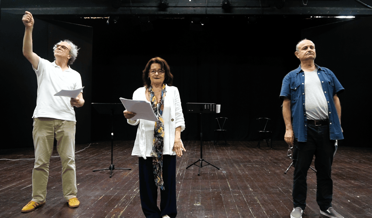 Da sinistra, Storti, Annig Raimondi e Magherini durante le prove della Fattoria degli Animali (foto Davide Mariani)