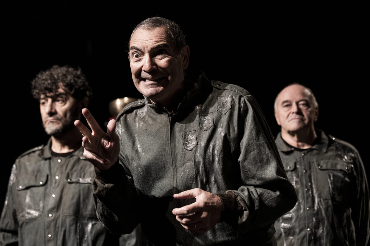 Una scena di Noi Guerra! della compagnia Opera Liquida.