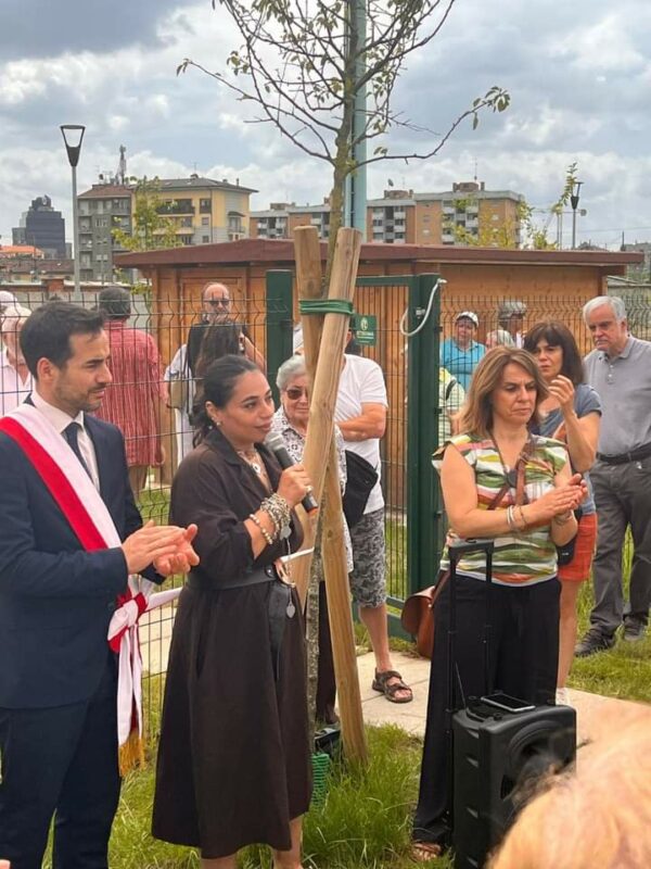 Luglio 2024. Santo Minniti, con la fascia, all'inaugurazione del Parco Alan Kurdi al Giambellino.