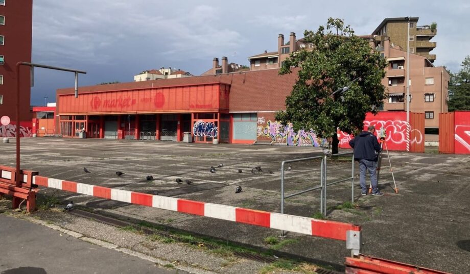 L'ex Carrefour di via Ripamonti.