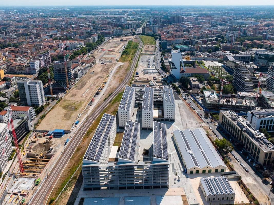 Il Villaggio Olimpico visto dall'alto. Foto Ugo De Berti Studio.