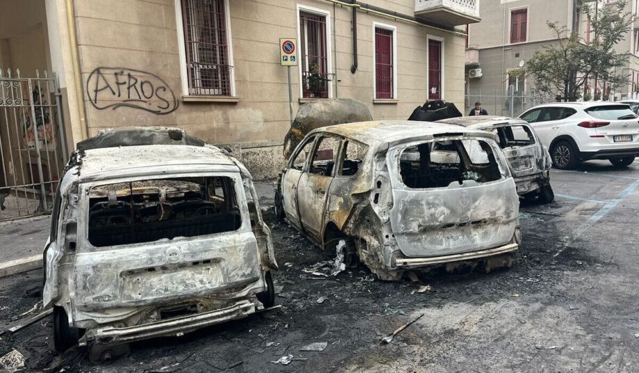 Auto bruciate in via Barrili