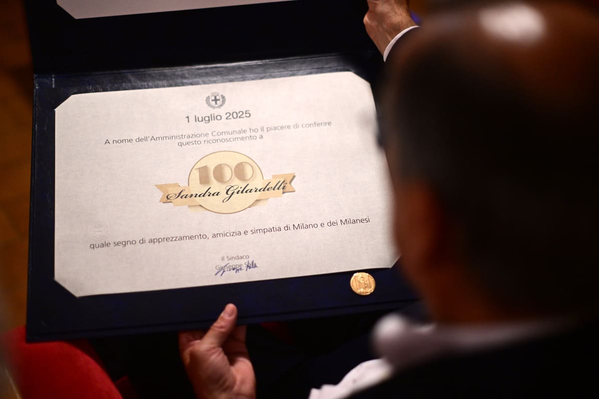 La civica benemerenza attribuita a Sandra Gilardelli.
