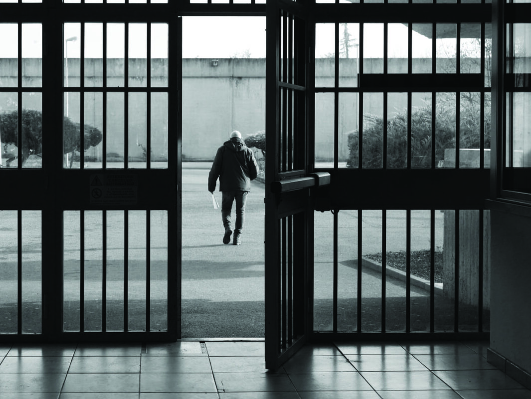 Ritratti dal Carcere, scattate nelle case di reclusione di Opera e San Vittore. Foto di Marina Lazzati.