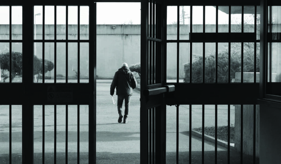 Ritratti dal Carcere, scattate nelle case di reclusione di Opera e San Vittore. Foto di Marina Lazzati.