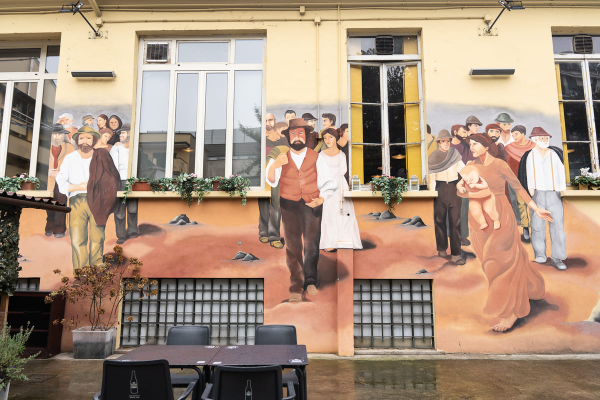 Il murales del cortile del Circolo Bellezza. Foto Diletta Radaelli.