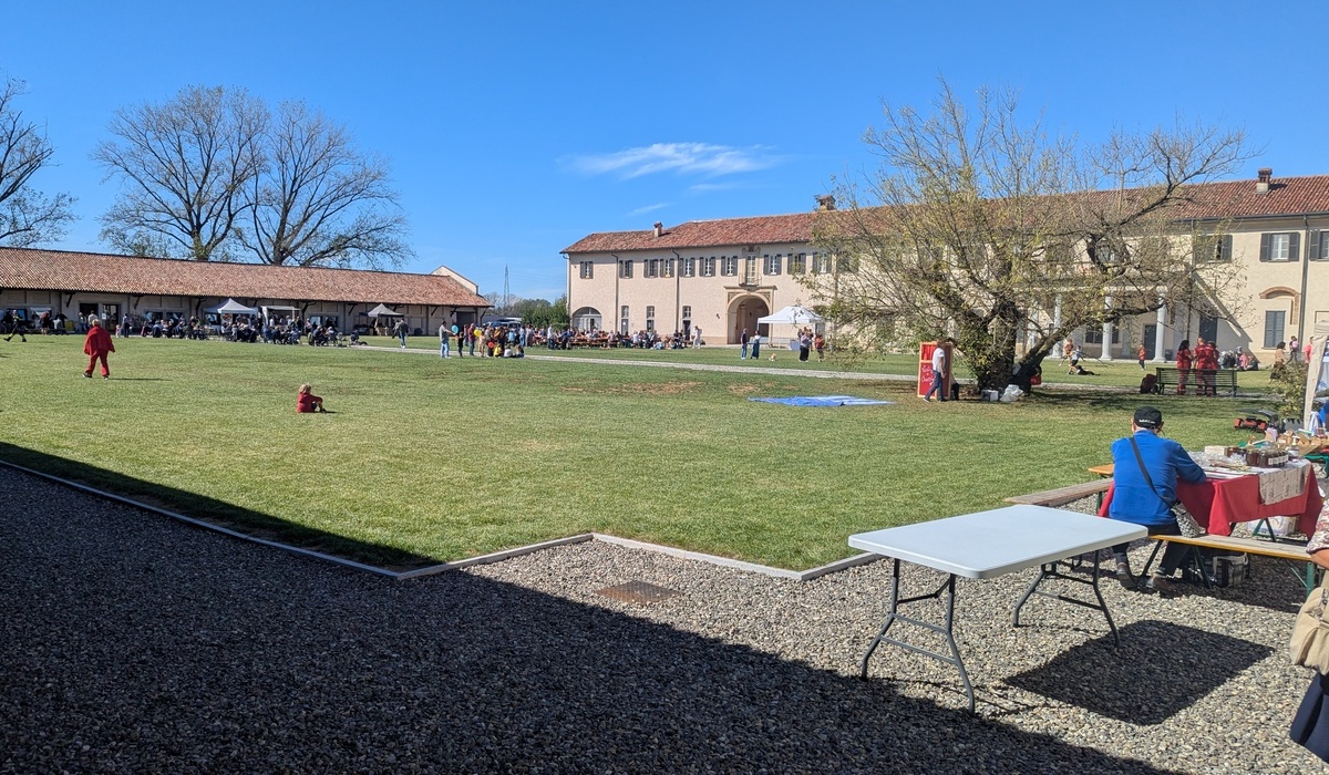 La grande aia dell'Abbazia Mirasole, dove si è svolto Opera con Gusto.