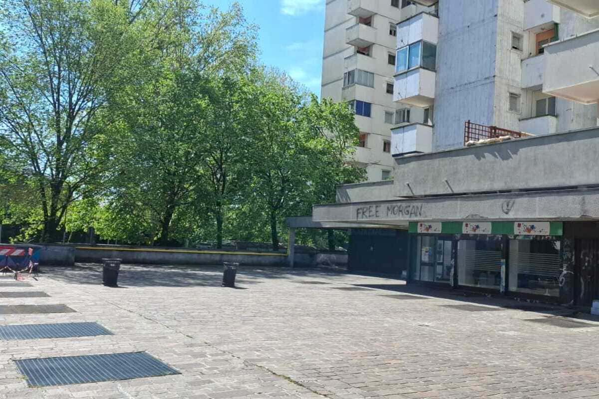 Piazza Senza Nome a Gratosoglio. Luogo dove si svol