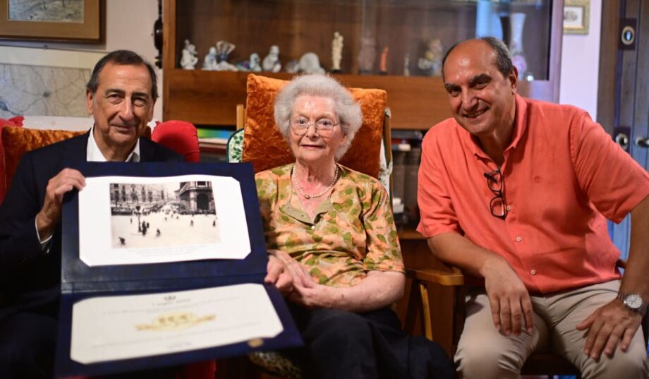 Il sindaco Beppe Sala e il presidente del Municipio 5 Natale Carapellese insieme a Sandra Gilardelli.