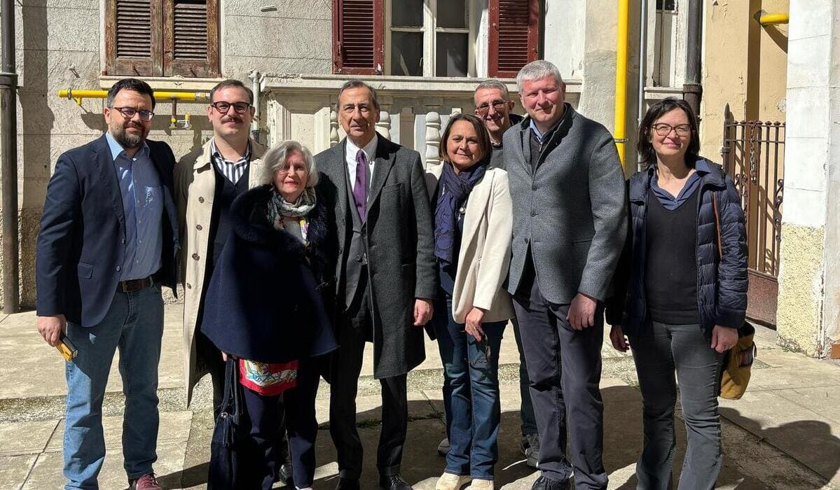 Il sindaco Sala al Corvetto, con la consigliera regionae Carmela Rozza, i rappresentanti del Municipio e del terriorio.