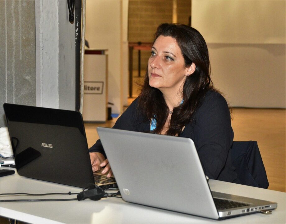 Web Journalist at work